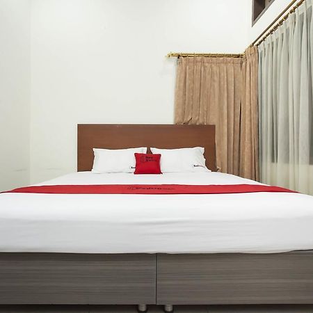 Reddoorz Near Balai Kota Surabaya Hotel Екстериор снимка